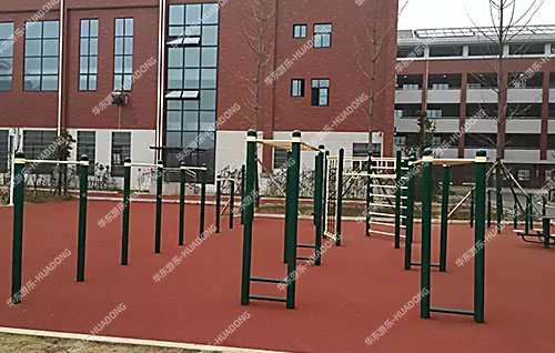 廣州中學(xué)操場(chǎng)健身器項(xiàng)目